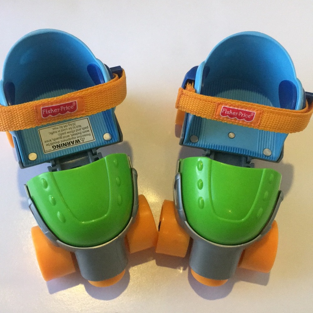 Cute Fisher Price 1-2-3 Skates (Pre-Schooler)